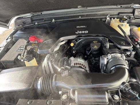 Used 2020 Jeep Wrangler Unlimited Sport image 11