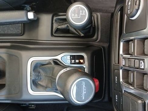 Used 2023 Jeep Gladiator Sport AWD/4WD image 49