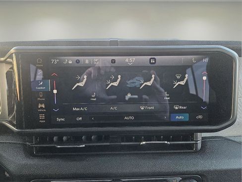 Used 2025 Jeep Wrangler Willys image 32