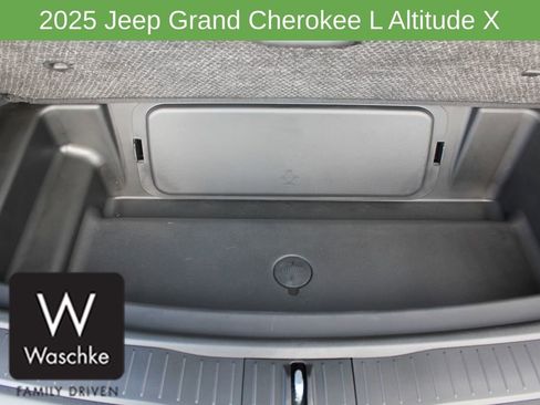 New 2025 Jeep Grand Cherokee L Altitude image 21