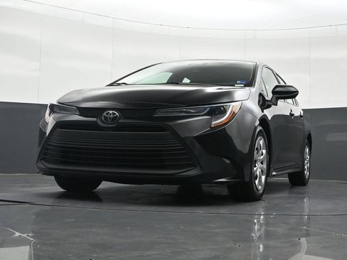Used 2024 Toyota Corolla LE FWD image 36