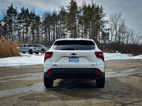Certified 2024 Chevrolet Trax RS w/ Driver Confidence Package image 4