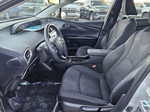 Used 2022 Toyota Prius Prime LE image 16