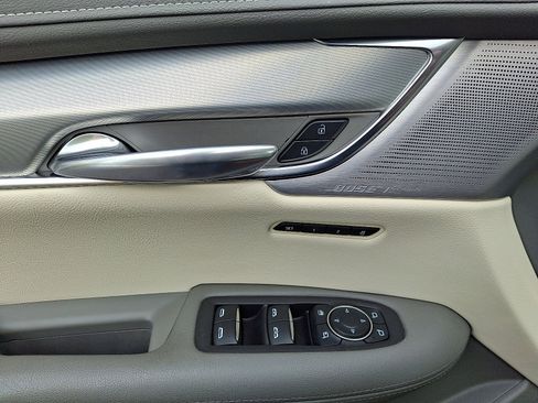 Used 2021 Cadillac XT5 Premium Luxury image 16