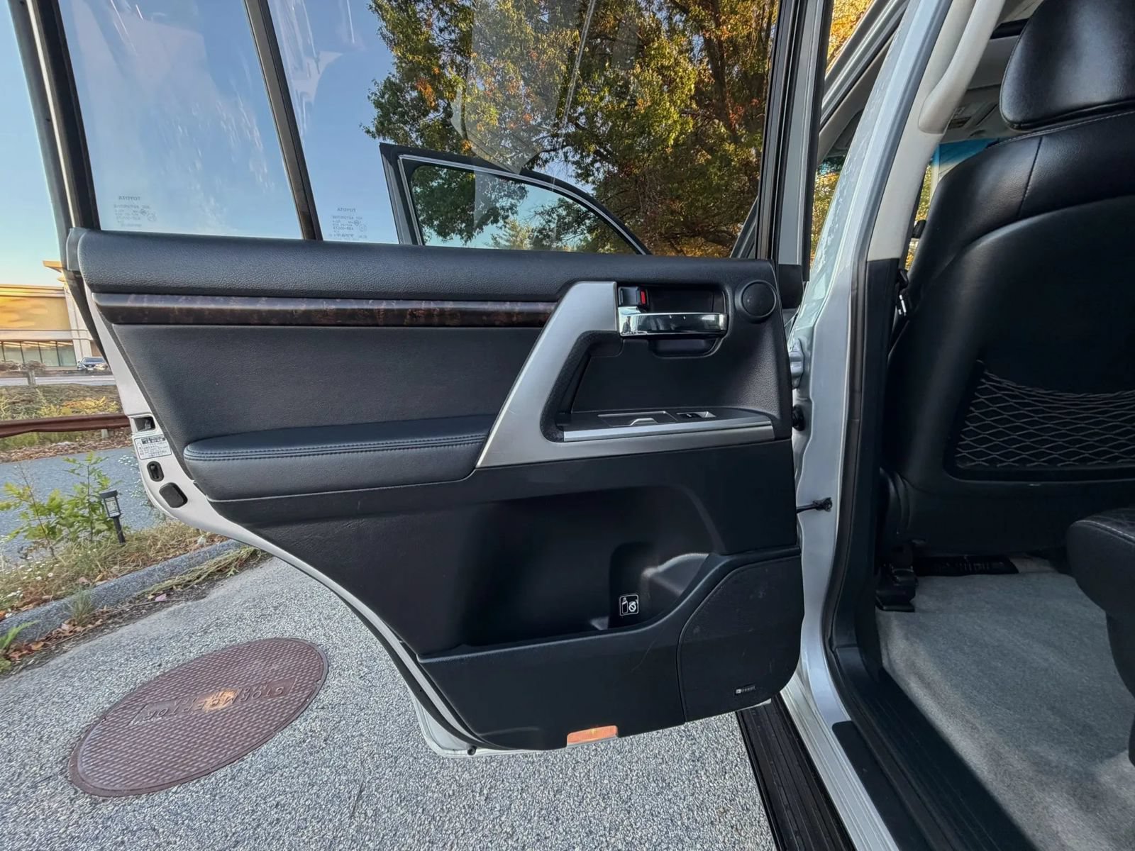 Used 2013 Toyota Land Cruiser AWD/4WD image 70
