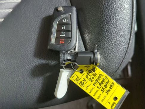 Used 2021 Toyota Camry SE image 23