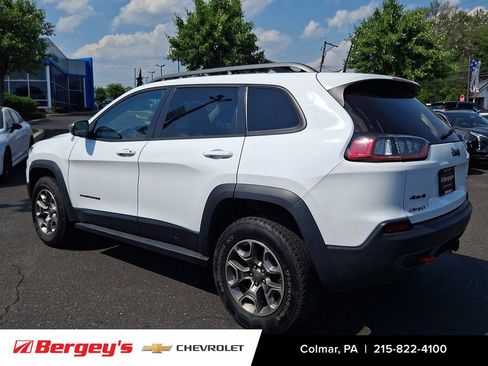 Used 2021 Jeep Cherokee Trailhawk w/ Sun, Sound & Nav Group AWD/4WD image 8