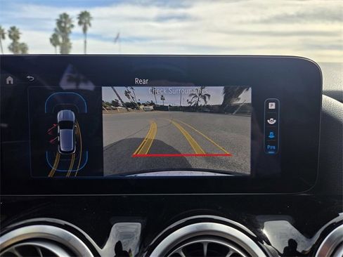 Used 2025 Mercedes-Benz GLA 250 4MATIC image 11