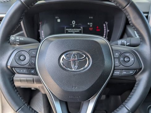 Used 2025 Toyota Corolla SE w/ SE Premium Package image 18