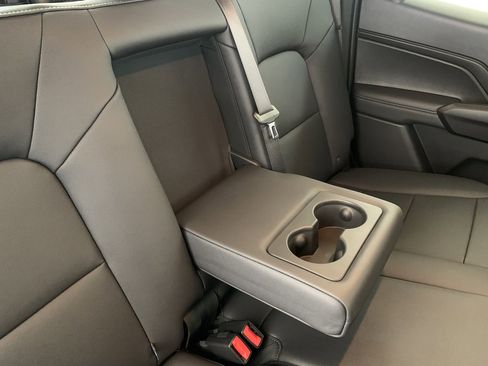 New 2024 Chevrolet Colorado LT w/ LT Convenience Package III image 38