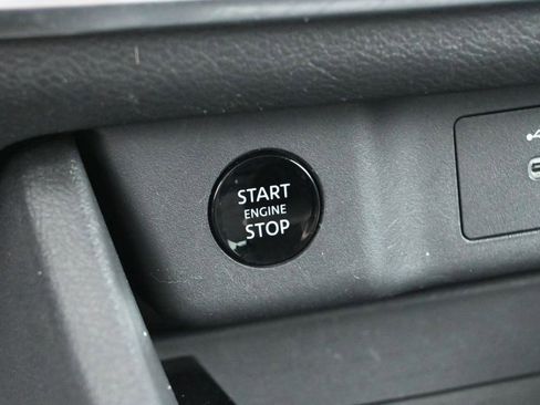 Used 2025 Nissan Rogue SV FWD image 23