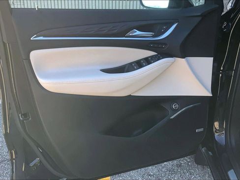 Used 2023 Buick Enclave Avenir image 25