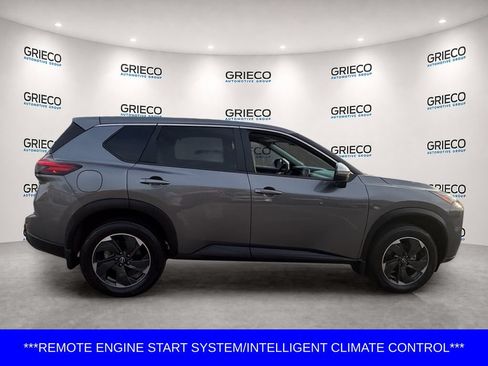 Certified 2025 Nissan Rogue SV FWD image 8