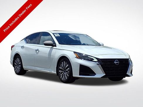 Used 2024 Nissan Altima 2.5 SV w/ SV Premium Package FWD image 1