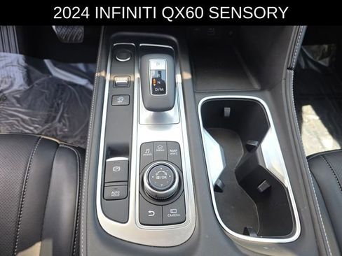 Used 2024 INFINITI QX60 Sensory w/ Vision Package AWD/4WD image 28