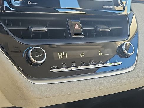 Used 2022 Toyota Corolla LE image 13