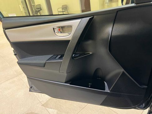 Used 2017 Toyota Corolla LE image 17