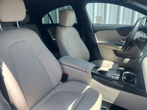Used 2023 Mercedes-Benz CLA 250 image 21