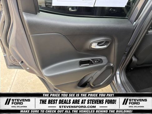 Used 2023 Jeep Renegade Altitude AWD/4WD image 34