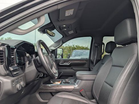 Used 2025 Chevrolet Silverado 2500 LTZ w/ Trail Boss Package AWD/4WD image 9