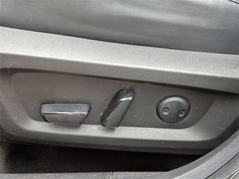 Used 2022 Mitsubishi Outlander SE image 22