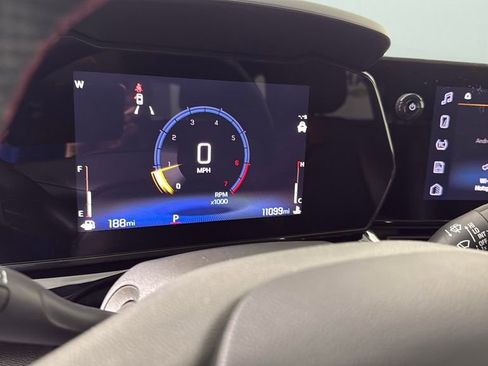 Certified 2025 Chevrolet Trax RS w/ Driver Confidence Package image 19