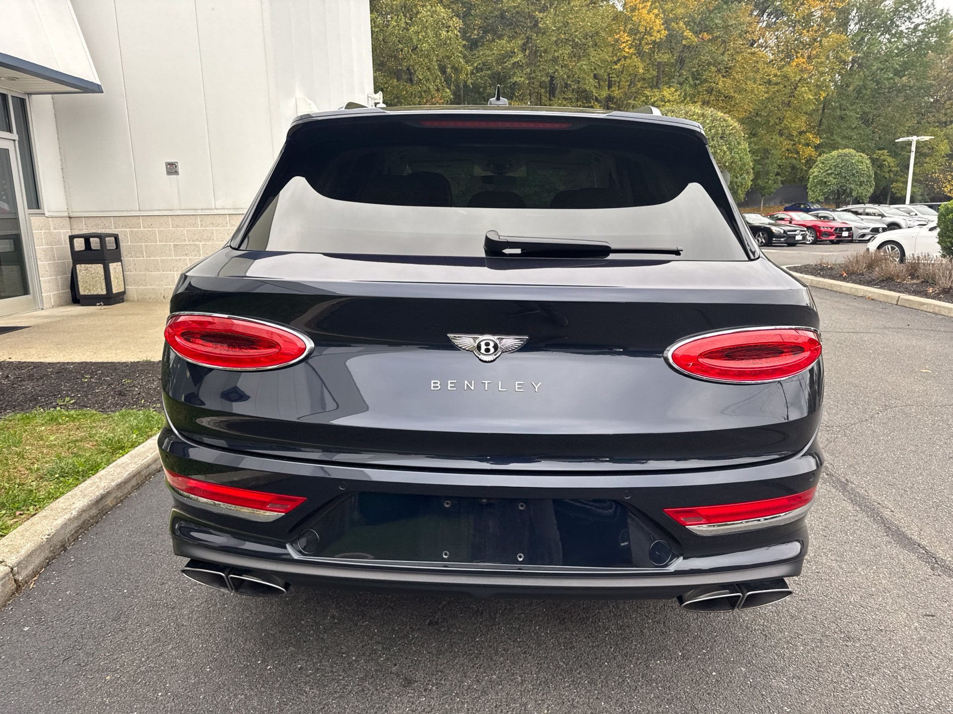 Used 2023 Bentley Bentayga AWD/4WD image 3