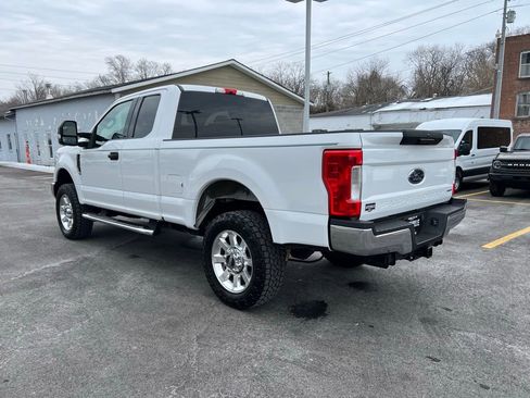 Used 2017 Ford F250 XLT w/ FX4 Off-Road Package image 6