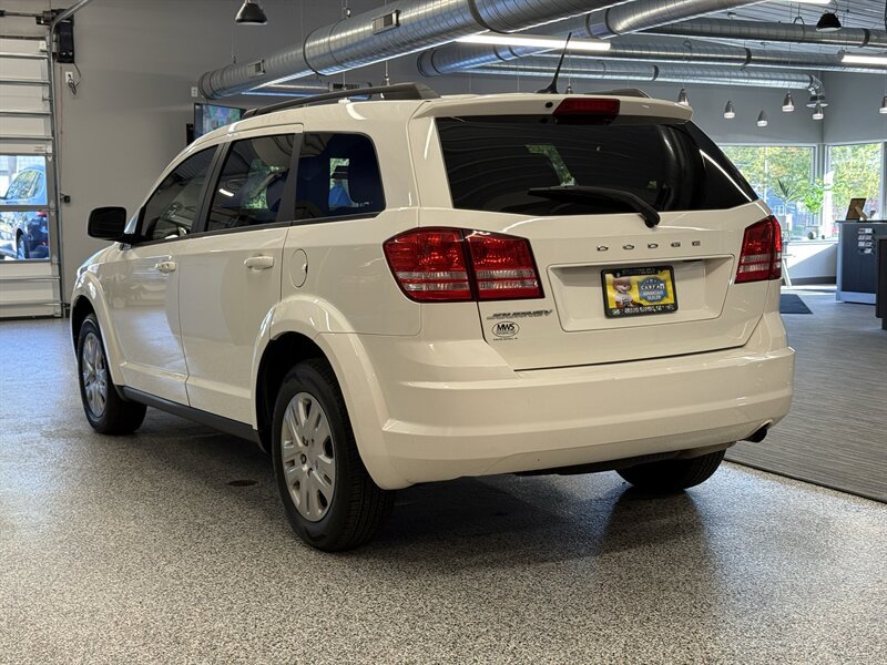 Used 2018 Dodge Journey SE FWD image 5