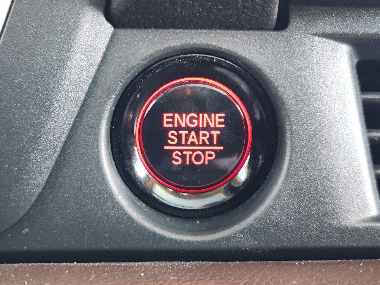 Used 2023 Honda Pilot Elite image 14