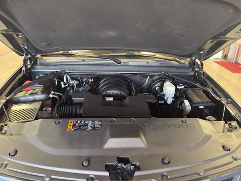 Used 2019 Chevrolet Suburban LT AWD/4WD image 35