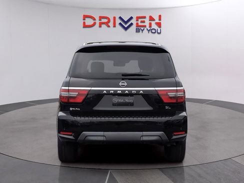 Used 2024 Nissan Armada SL w/ Captain's Chairs Package image 4