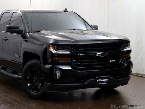 Used 2017 Chevrolet Silverado 1500 LT w/ Midnight Edition AWD/4WD image 2