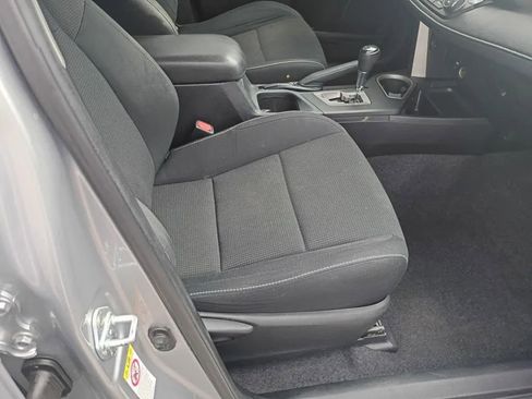 Used 2017 Toyota RAV4 XLE FWD image 17