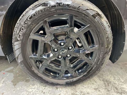 Used 2025 Kia Carnival SX Prestige image 11