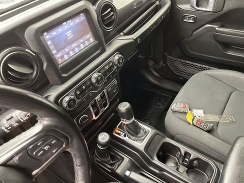 Used 2021 Jeep Wrangler Unlimited Sport AWD/4WD image 14