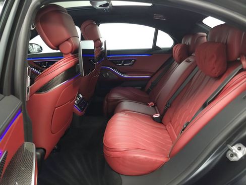Used 2024 Mercedes-Benz S 63 AMG S w/ Carbon Fiber Exterior Package image 30