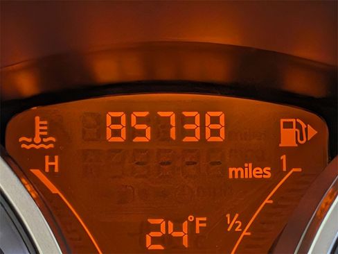 Used 2013 Nissan Juke S image 16