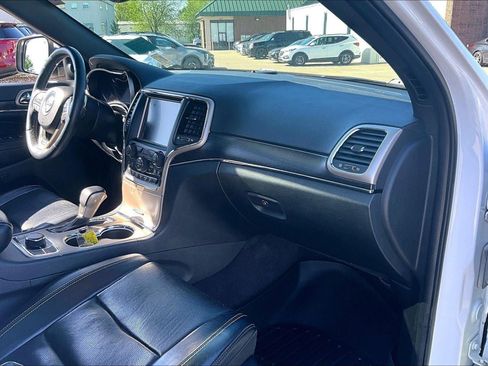 Used 2017 Jeep Grand Cherokee Limited w/ Luxury Group II image 26