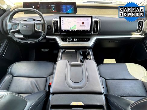 Used 2025 Ford Expedition Platinum image 23