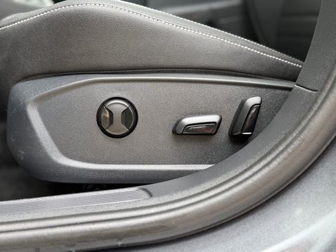 Certified 2024 Volkswagen Jetta SE FWD image 22