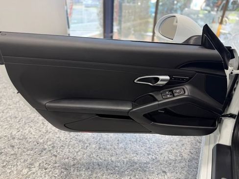 Used 2015 Porsche Boxster S RWD image 19