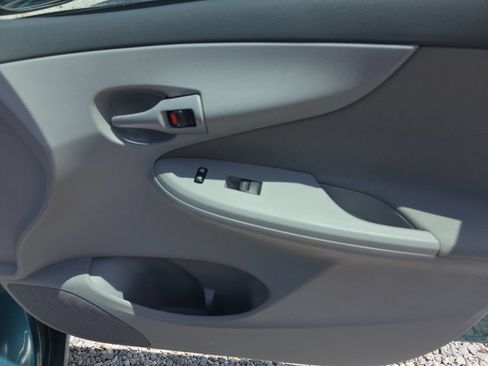 Used 2009 Toyota Corolla LE FWD image 17