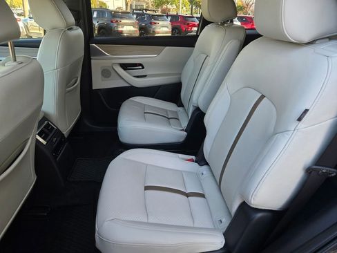 Certified 2025 MAZDA CX-90 3.3 Turbo w/ Premium Plus Pkg image 13