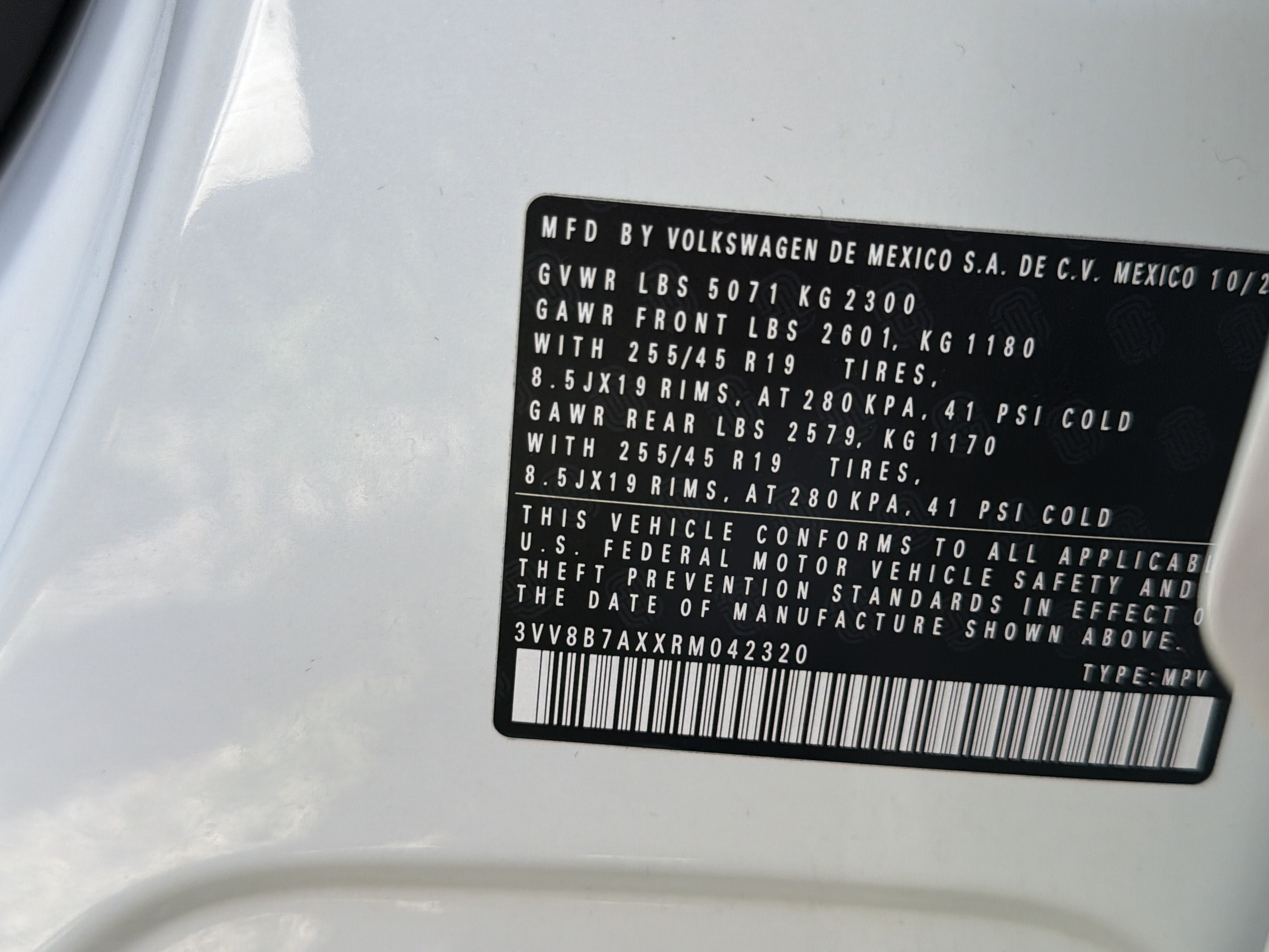 Used 2024 Volkswagen Tiguan SE R-Line AWD/4WD image 28