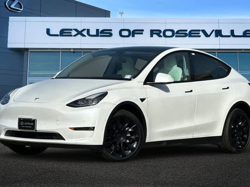 Used 2021 Tesla Model Y Long Range image 1