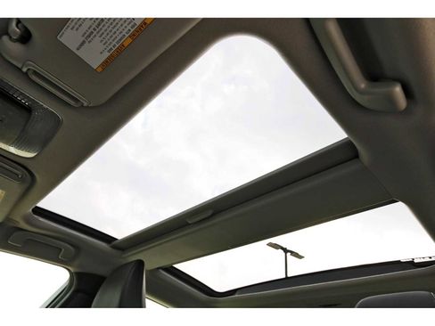 Used 2025 Toyota Prius Plug-In Hybrid image 28