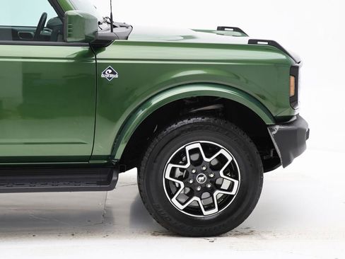 Used 2025 Ford Bronco Outer Banks image 4