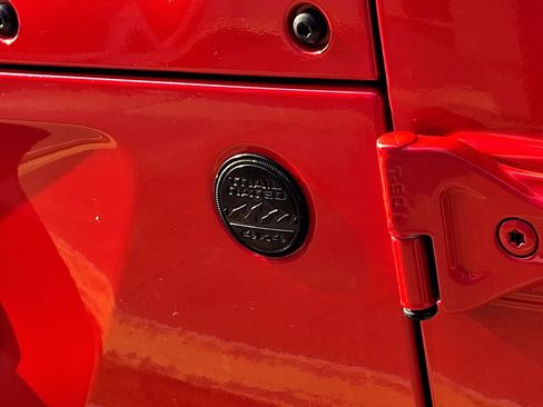 Used 2021 Jeep Wrangler Unlimited Sahara AWD/4WD image 30