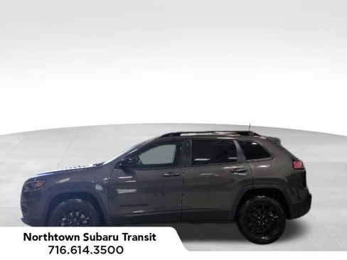 Used 2023 Jeep Cherokee Altitude Lux AWD/4WD image 2